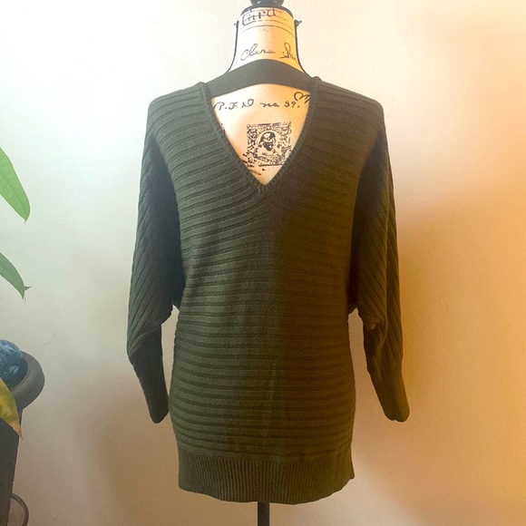 NY&Co Oversized Open Bar back Sweater - Picture 3 of 9
